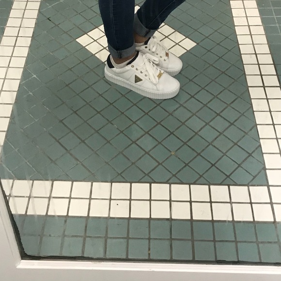 Guess sneakers - Picture 7 of 7